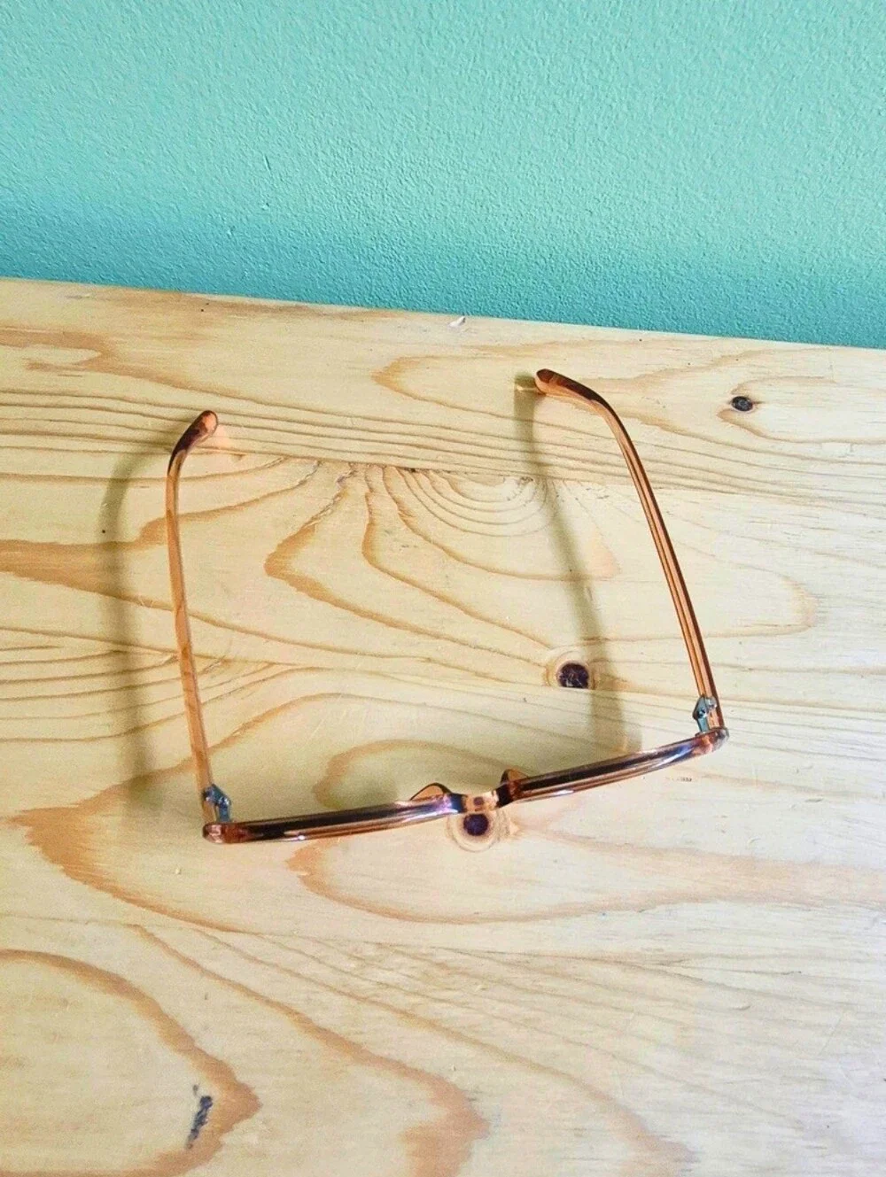 Aerie Skinny Oval Sunglasses – Translucent Peach / Amber